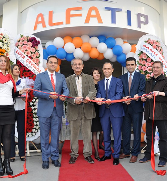Alfa Tip Merkezi Nde Renkli Acilis Magazin Izmir