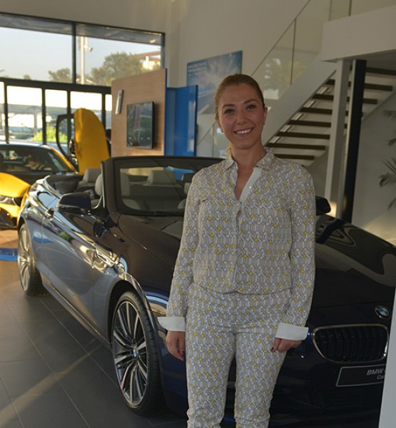 Yeni Bmw 5 Serisi Ozgorkey Otomotiv De Bekleyenleriyle Bulustu Magazin Izmir