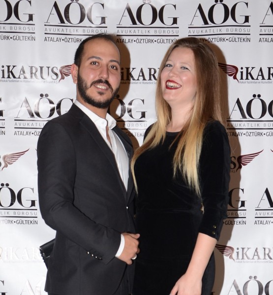 Aog Hukuk Burosu Calisanlari Yilbasini Erken Kutladi Magazin Izmir