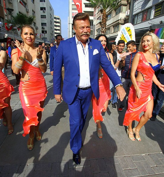 Izmir Den Nuri Alco Gecti Magazin Izmir