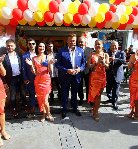 Izmir Den Nuri Alco Gecti Magazin Izmir