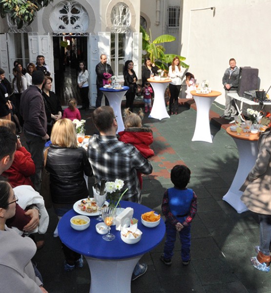 Kucuk Seyler Goztepe De Tanitim Kokteyli Magazin Izmir