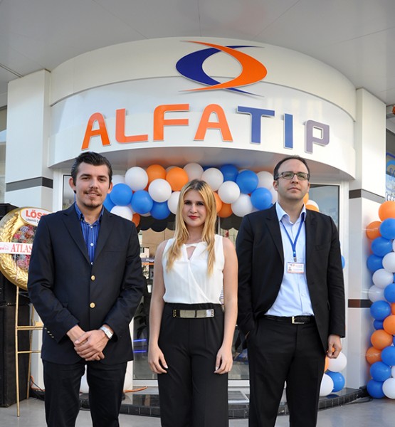 Alfa Tip Merkezi Nde Renkli Acilis Magazin Izmir