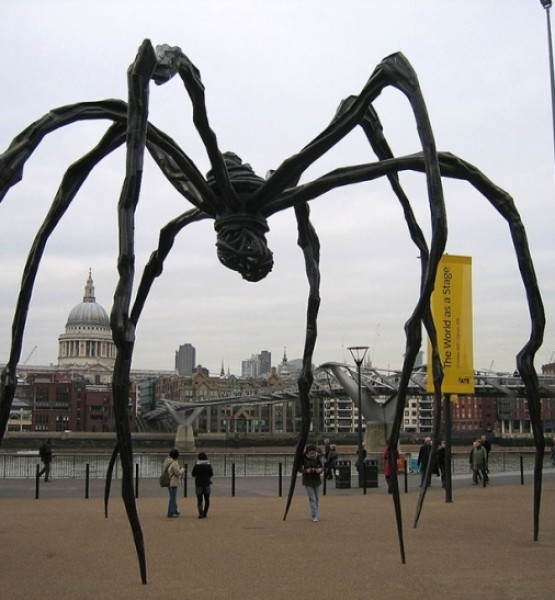 Örümcek, Tate Modern, Londra, İngiltere